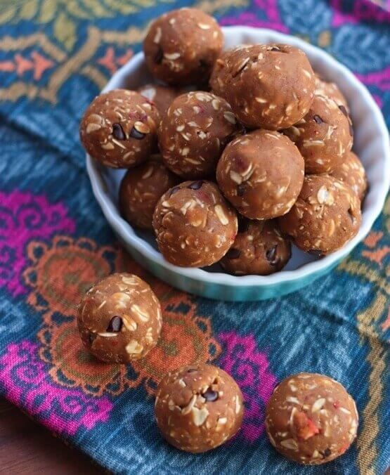 Chocolate Peanut Butter Protein Balls - Eating Bird Food